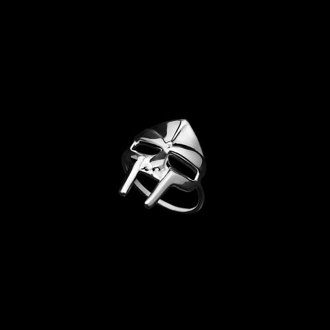 Anel Madvillainy em banho de prata – foto still | Above Average